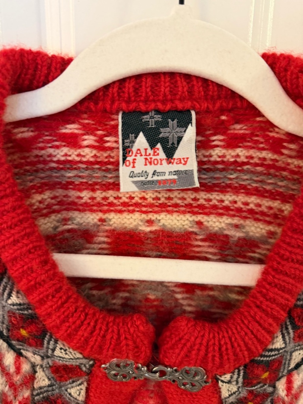 Vintage Dale of Norway Wool Cardigan Nordic Sweater Pewter Clasps Red - Picture 3 of 4